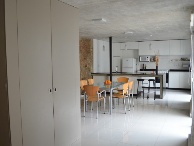 09__vista_desde_garaje_a_cocina_y_comedor